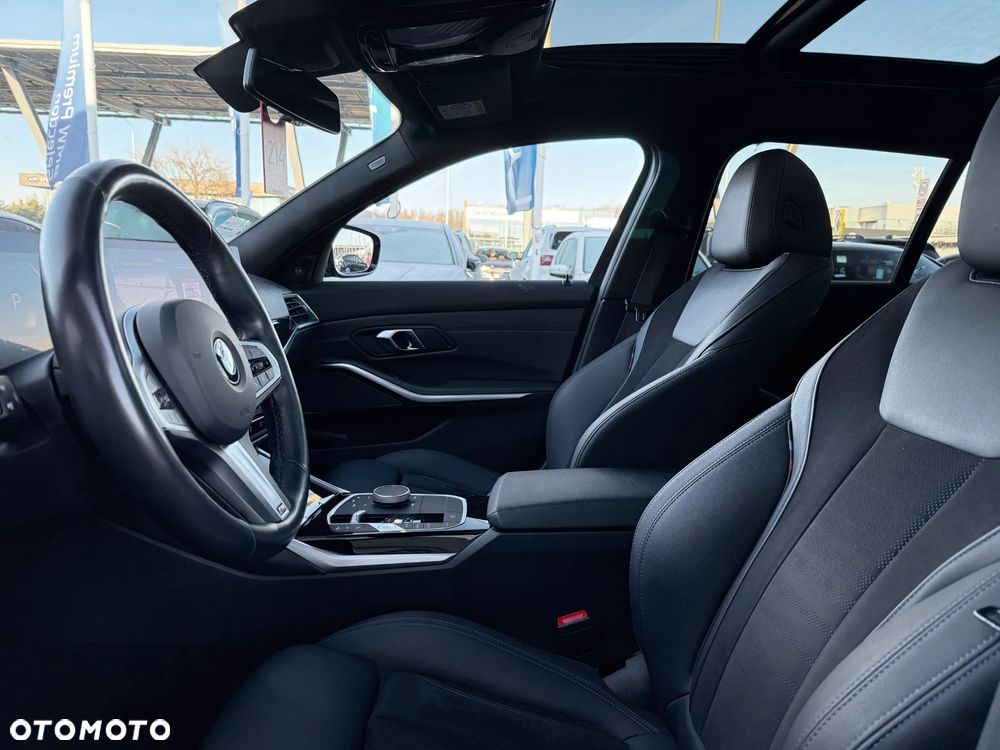 BMW Seria 3 320d xDrive M Sport Sport - 29