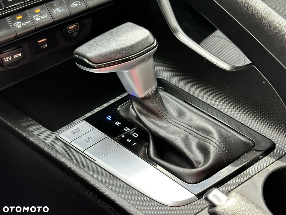 Hyundai Elantra 1.6 Modern CVT - 29