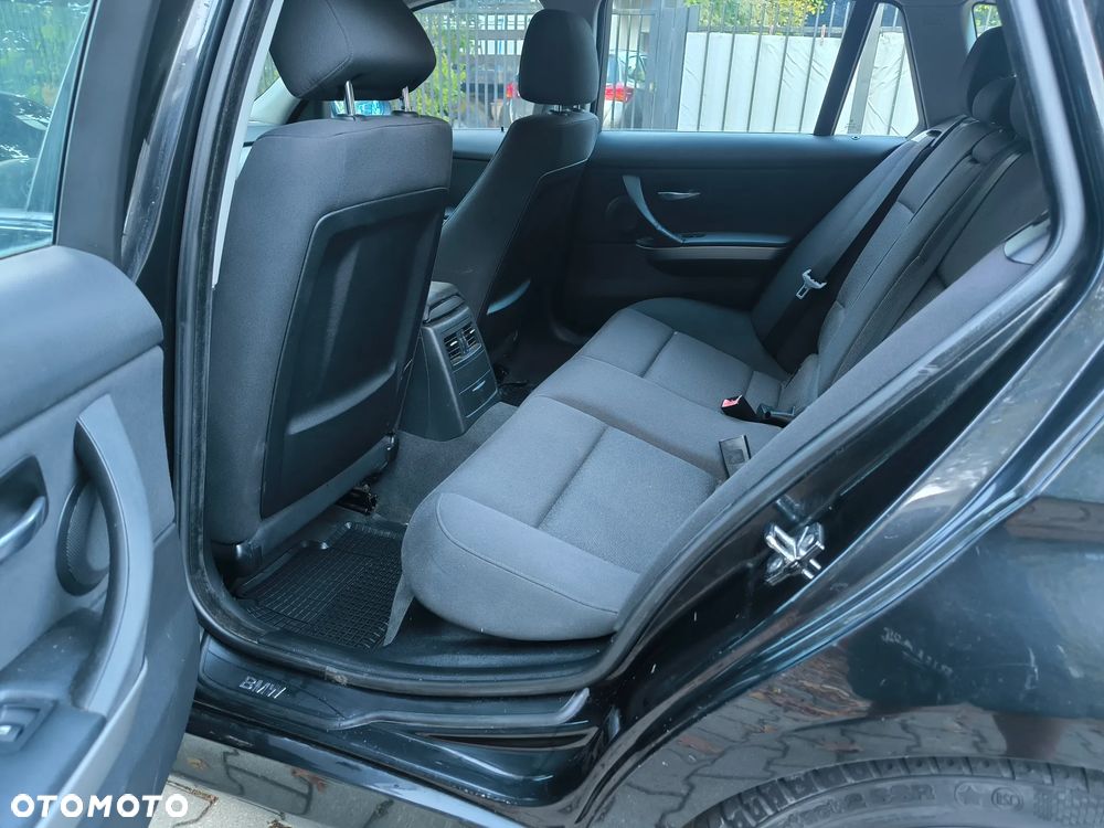 BMW Seria 3 318i - 10