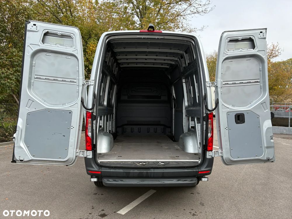 Mercedes-Benz SPRINTER - 27