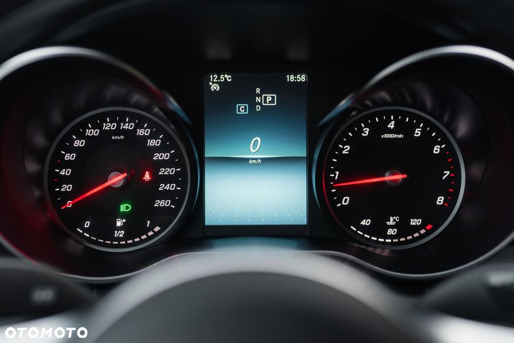 Mercedes-Benz Klasa C 300 9G-TRONIC - 28