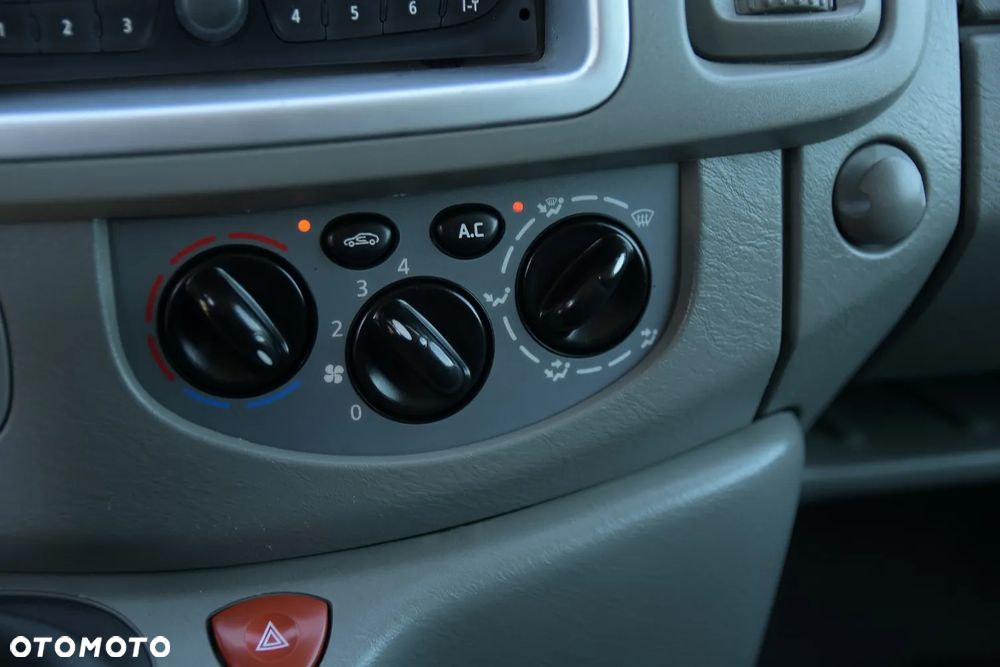 Renault Trafic FAP Grand Passenger Black Edition - 34