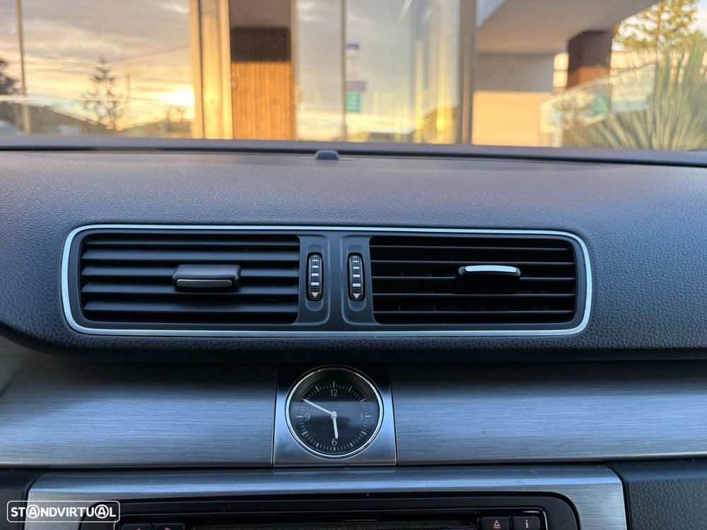 VW Passat Variant 1.6 TDI Confortline BlueMotion - 25