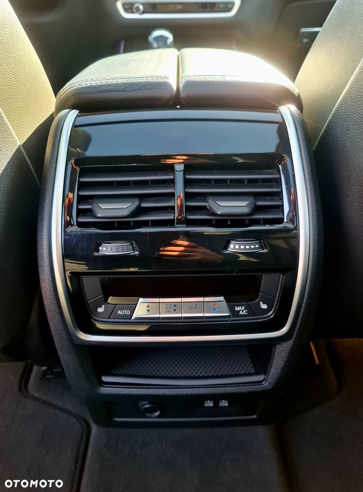 BMW X7 xDrive40i - 23