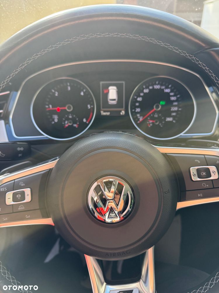 Volkswagen Passat - 19