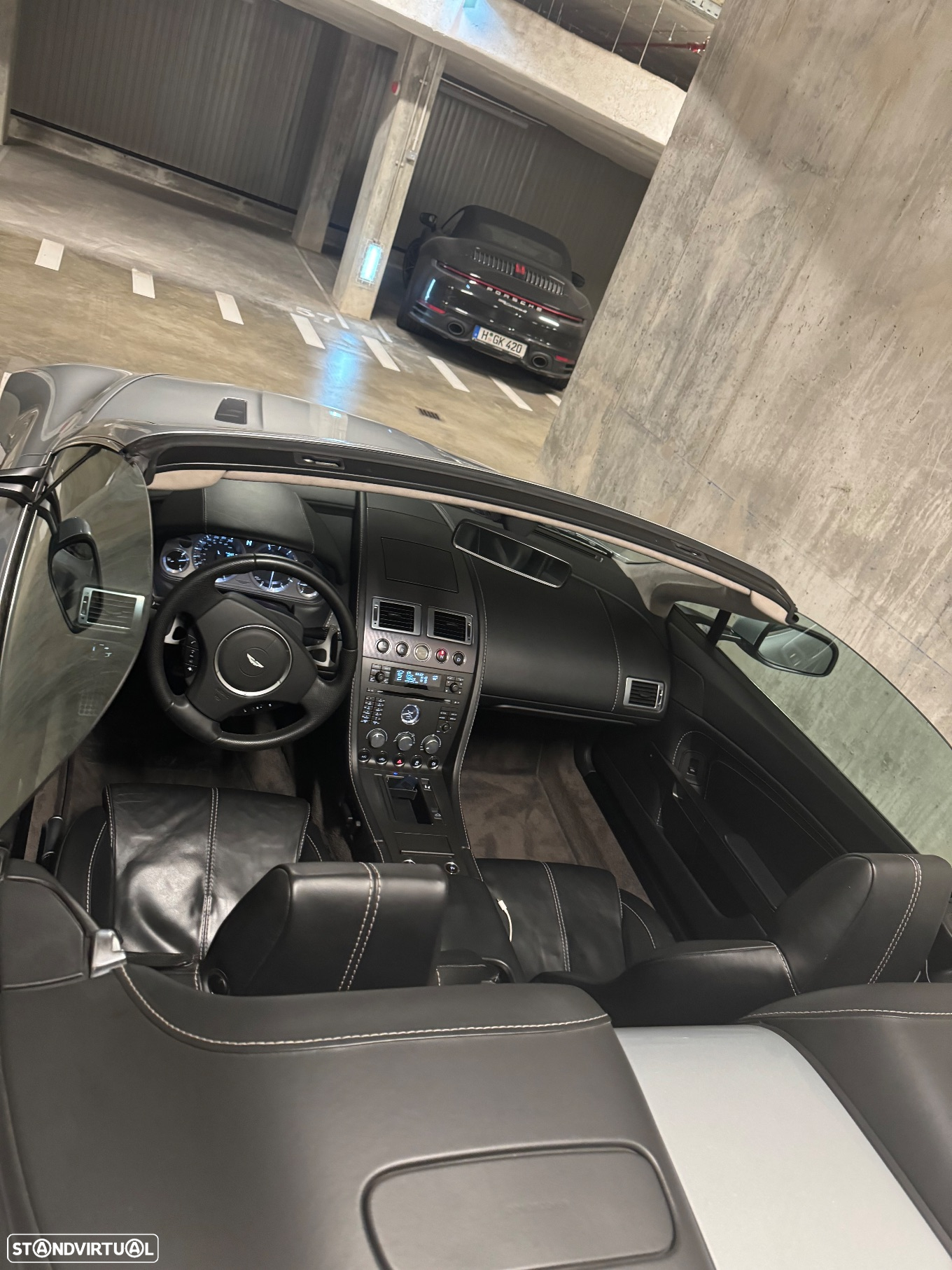 Aston Martin Vantage Roadster - 9