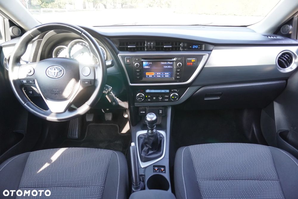 Toyota Auris 1.6 Executive - 8