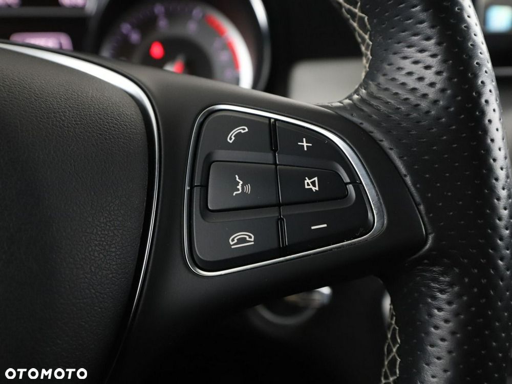 Mercedes-Benz CLA 180 Urban - 28
