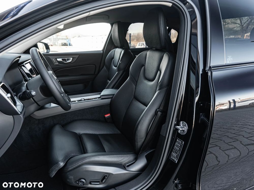 Volvo S60 B4 B DKG Plus Dark - 23
