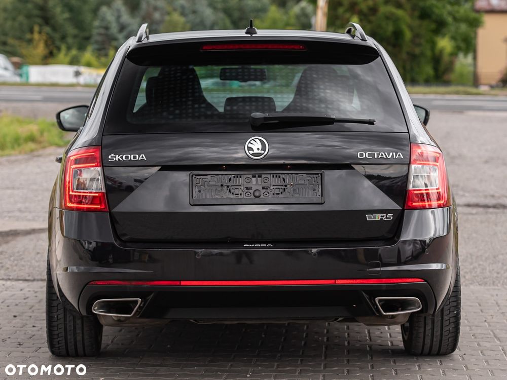 Skoda Octavia 2.0 TSI (Green tec) DSG RS - 11