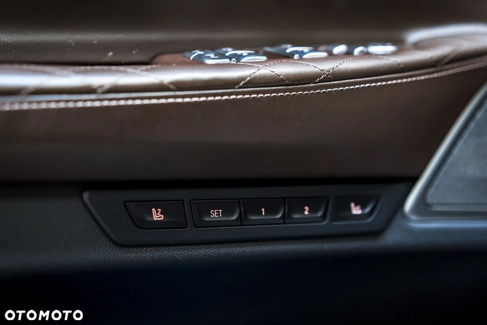 BMW Seria 7 740Li xDrive - 22