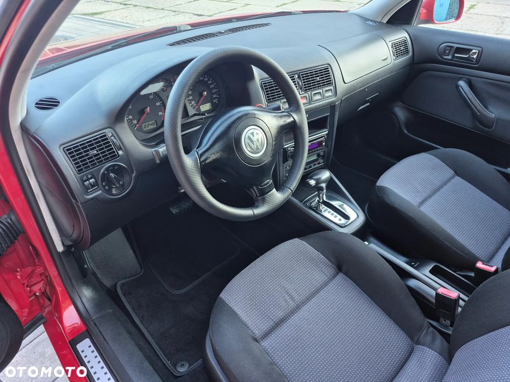 Volkswagen Golf - 25
