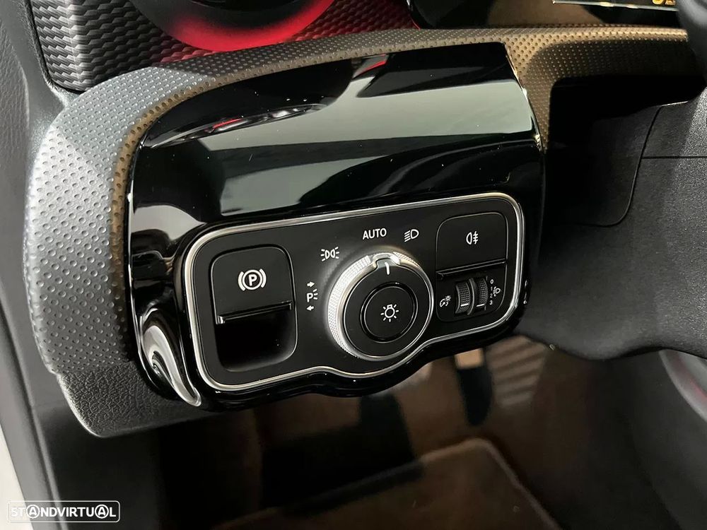 Mercedes-Benz CLA 180 d Shooting Brake Business Solutions Aut. - 22