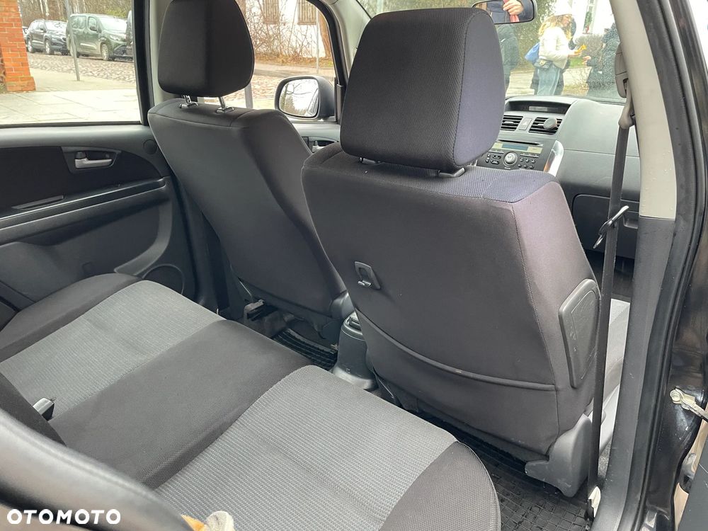 Suzuki SX4 1.6 GS/Premium - 8