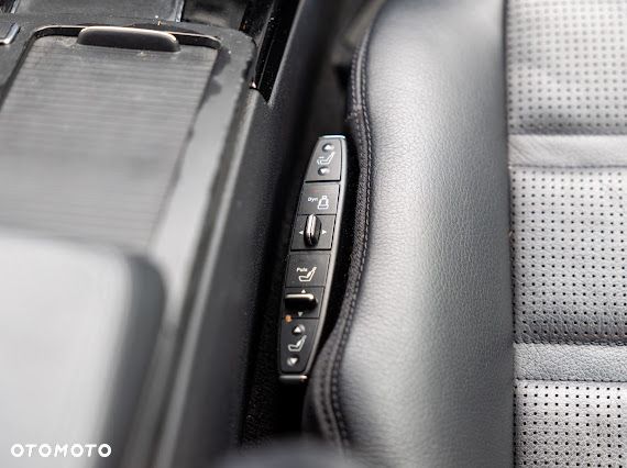 Mercedes-Benz Klasa E 63 AMG AMG Speedshift 7G-MCT - 23