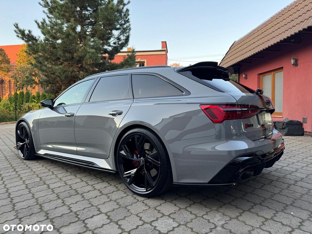 Audi RS6 Avant - 16