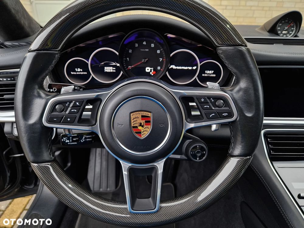 Porsche Panamera 4 - 10