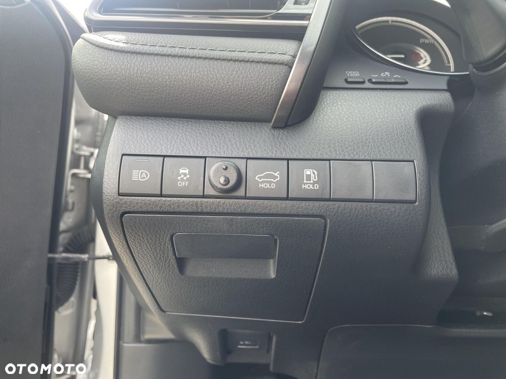 Toyota Camry 2.5 Hybrid Comfort CVT - 12