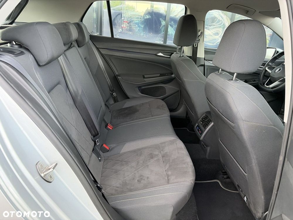 Volkswagen Golf 1.5 eTSI Style DSG - 15