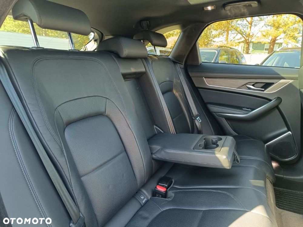 Jaguar F-Pace - 31