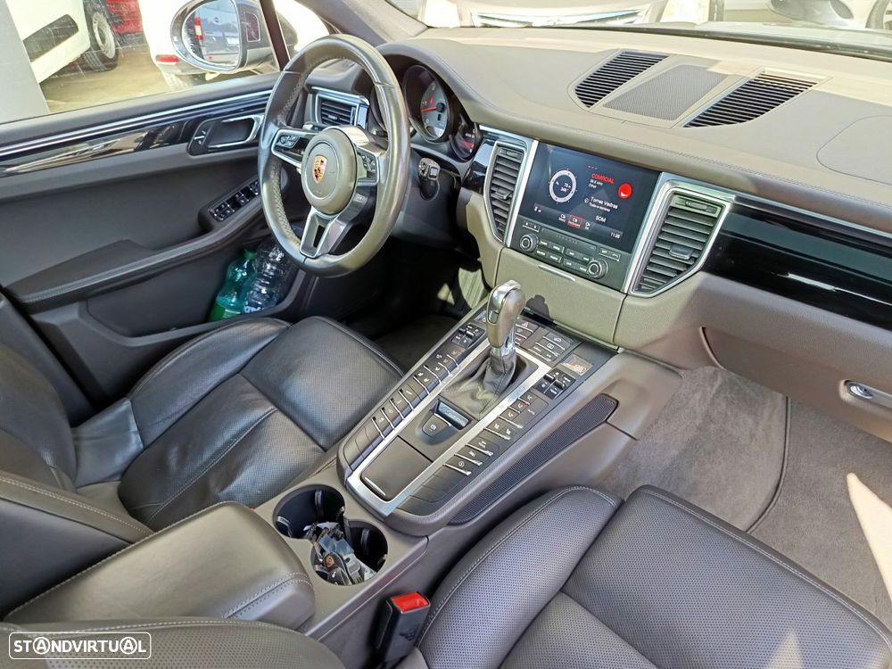 Porsche Macan S - 41