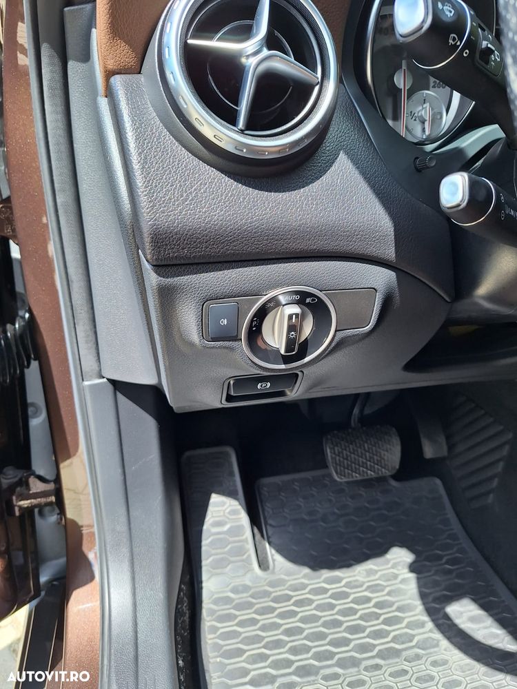 Mercedes-Benz GLA 220 CDI 4MATIC 7G-DCT - 23