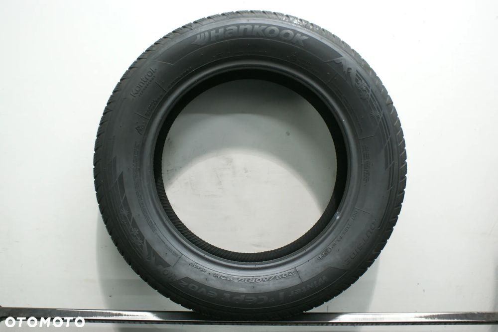 205/60R16 HANKOOK WINTER I CEPT EVO2 , 7,6mm 2021r. - 3
