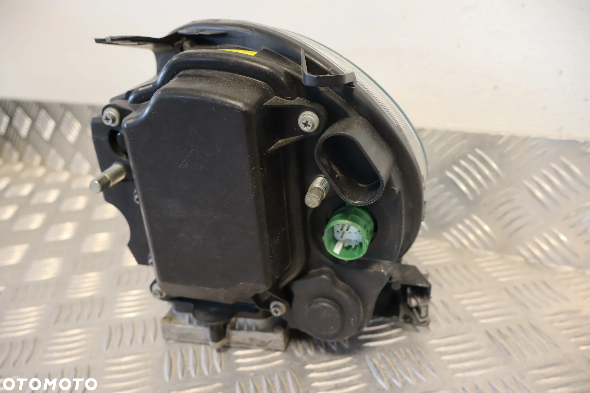LAMPA PRZEDNIA PRZÓD PRAWA LEWA FIAT 500 XENON 2007-2015 - 31