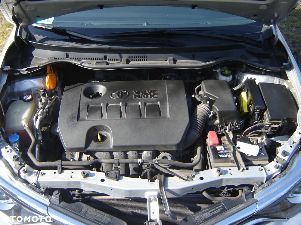Toyota Auris 1.6 Premium - 12