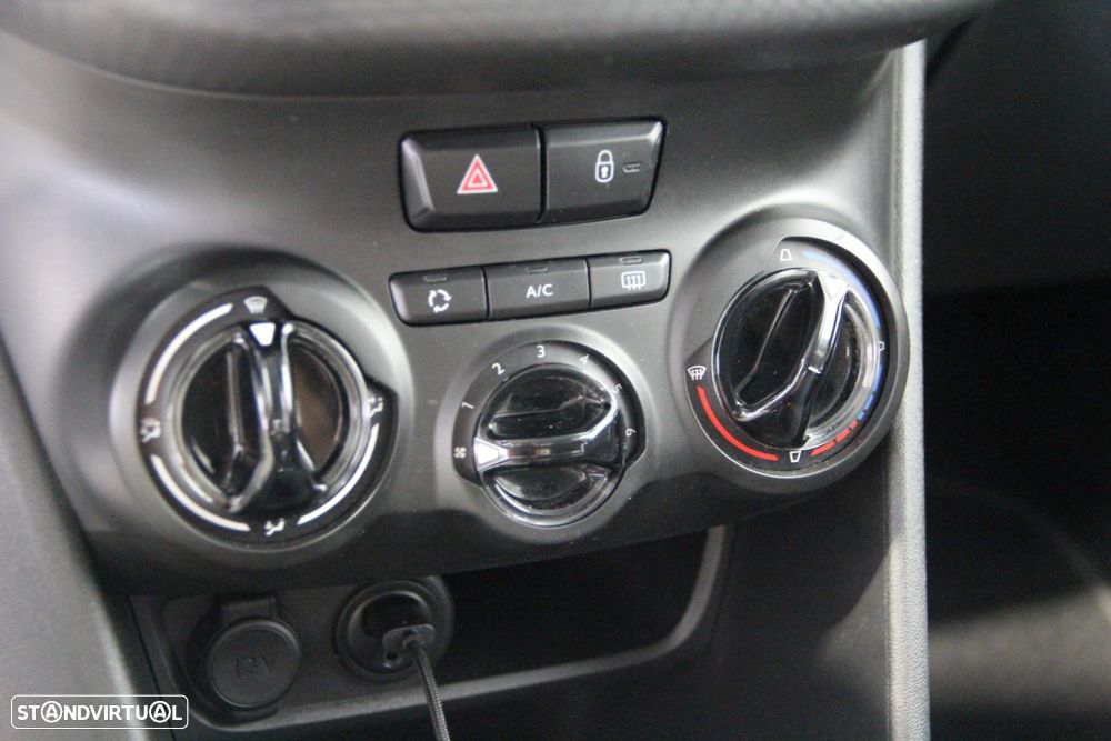 Peugeot 208 1.6 BlueHDi Style - 22
