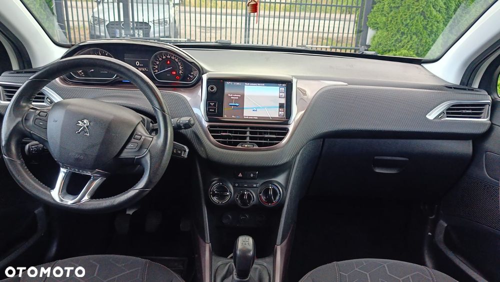 Peugeot 2008 1.2 Pure Tech Style - 7