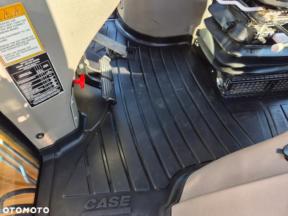 Case 590ST - 30