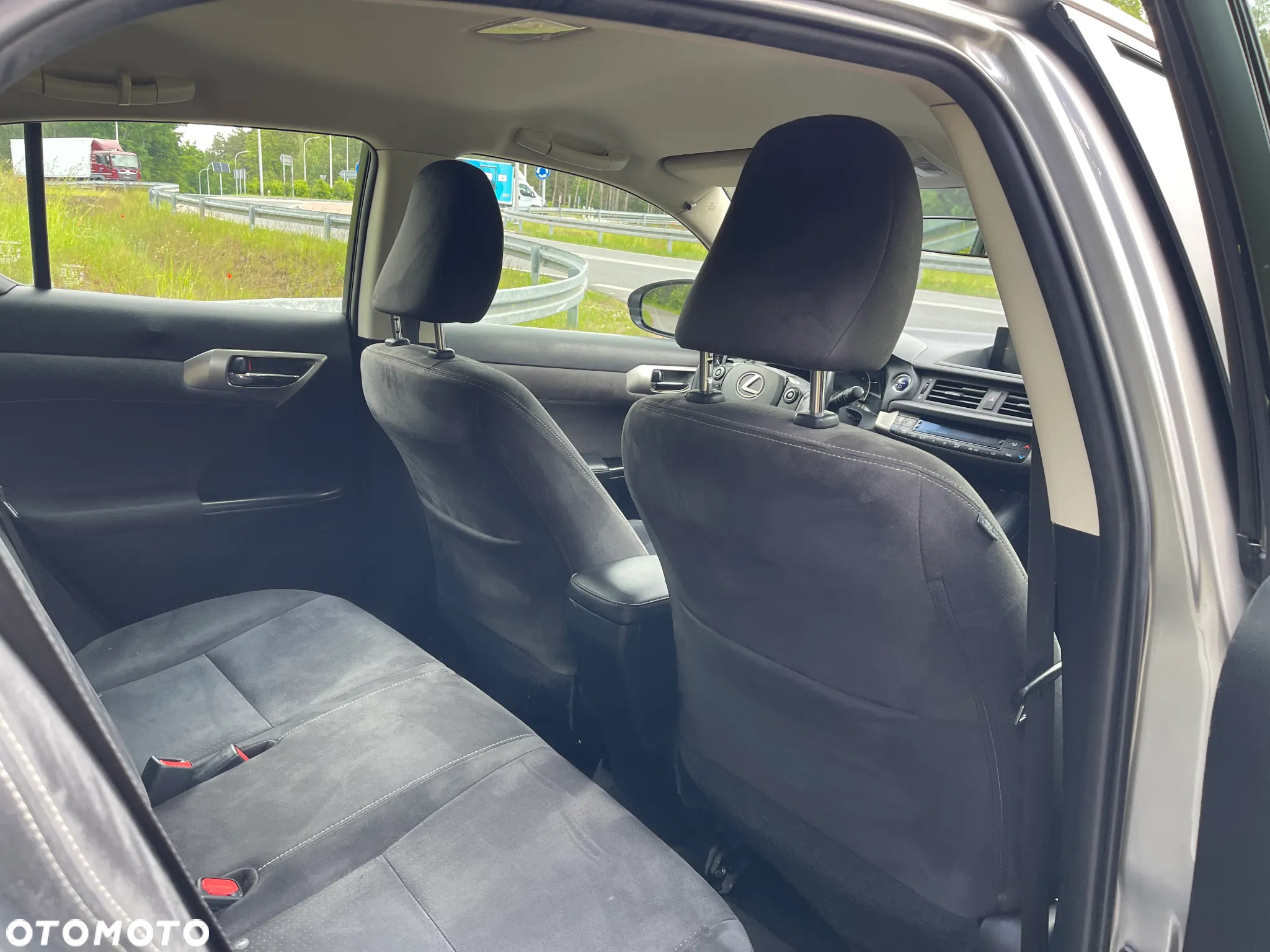 Lexus CT 200h Black - 13