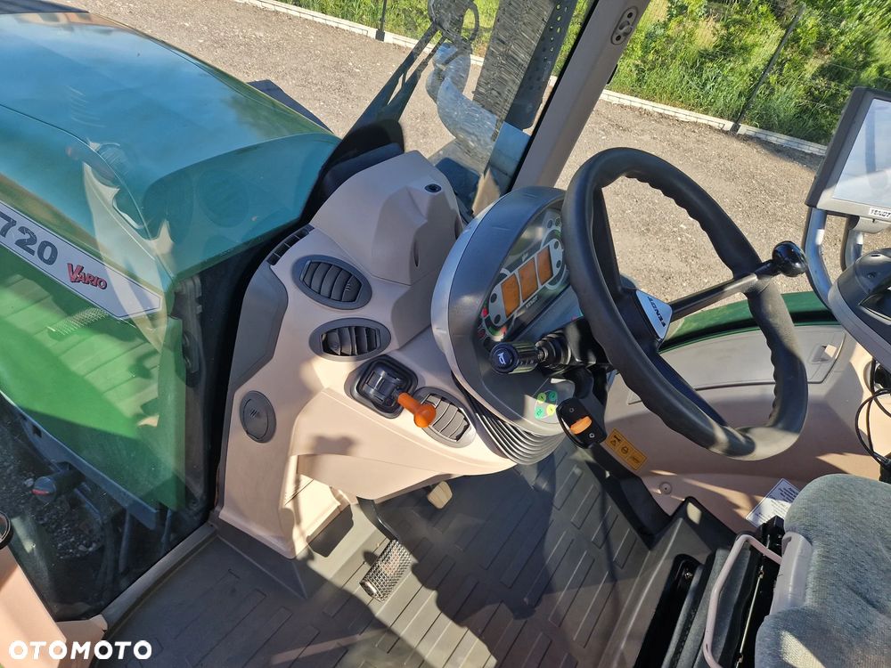 Fendt 720 VARIO SCR PROFI PLUS PNEUMATYKA GPS - 15