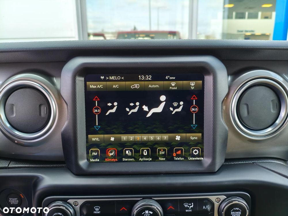 Jeep Wrangler Unlimited 2.2 CRD Sahara - 19