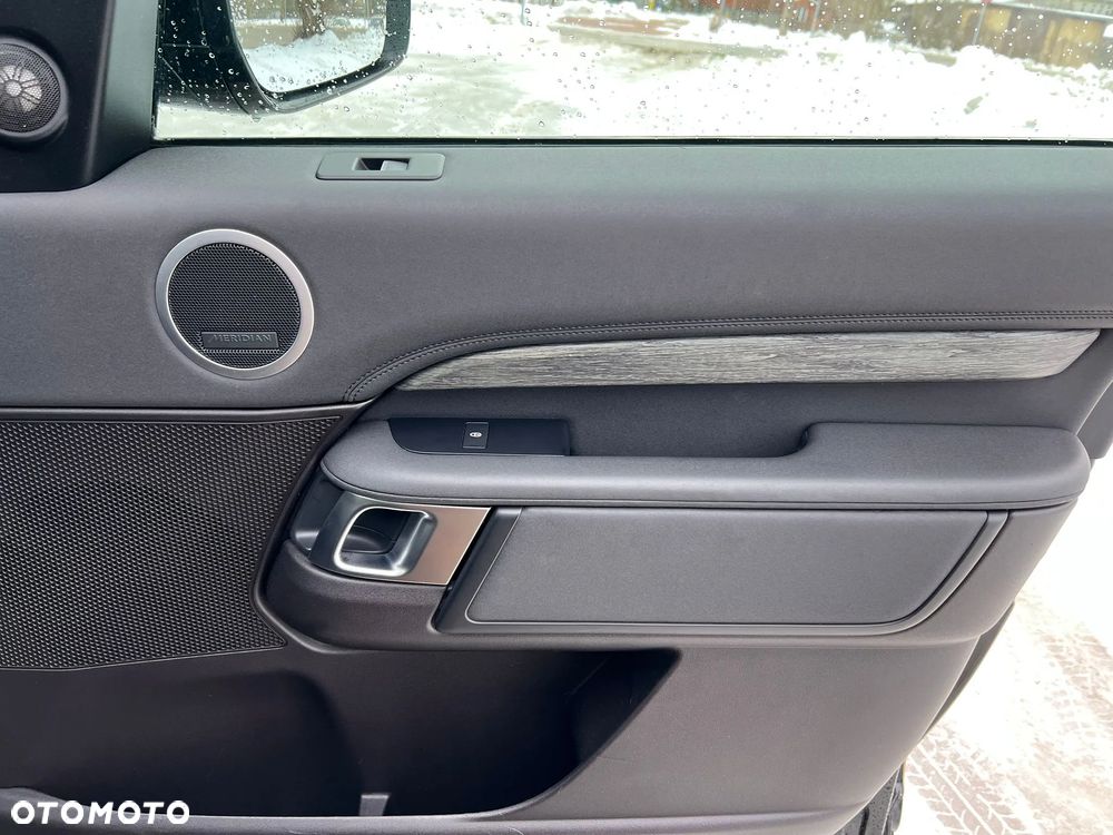 Land Rover Discovery 3.0 TD6 HSE Luxury - 35