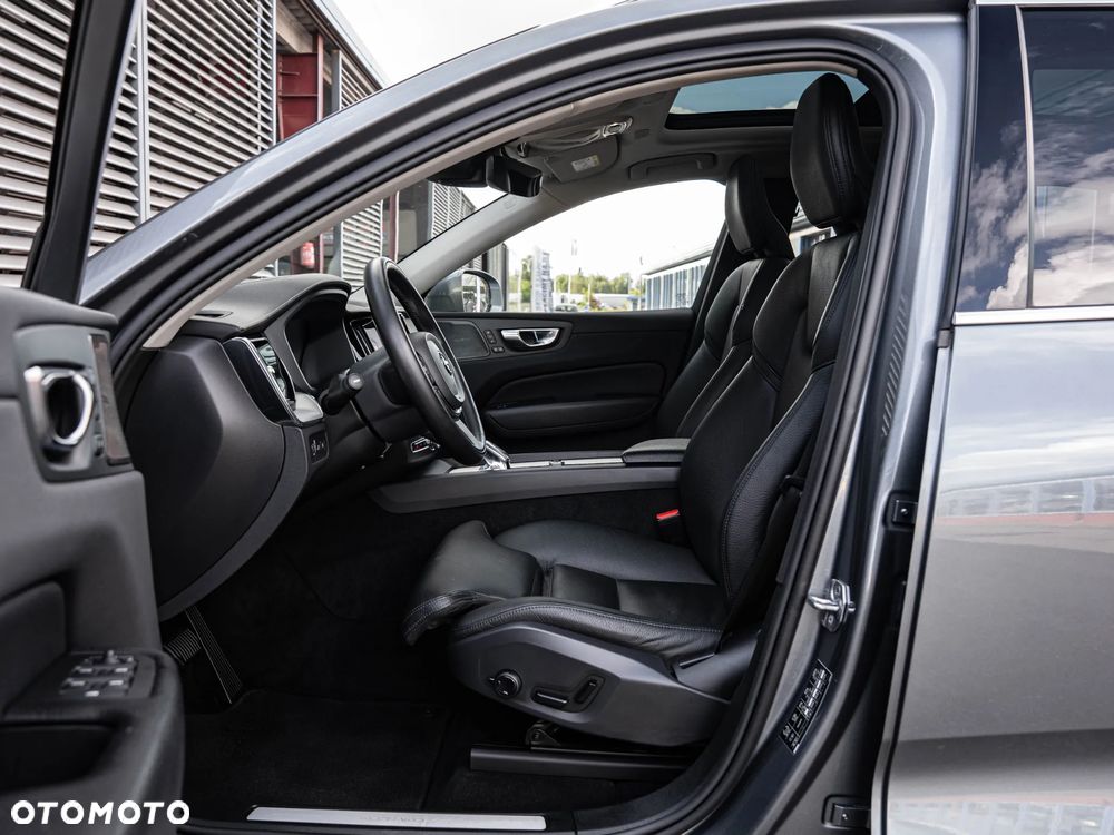 Volvo XC 60 T6 AWD Plug-In Hybrid Inscription - 21