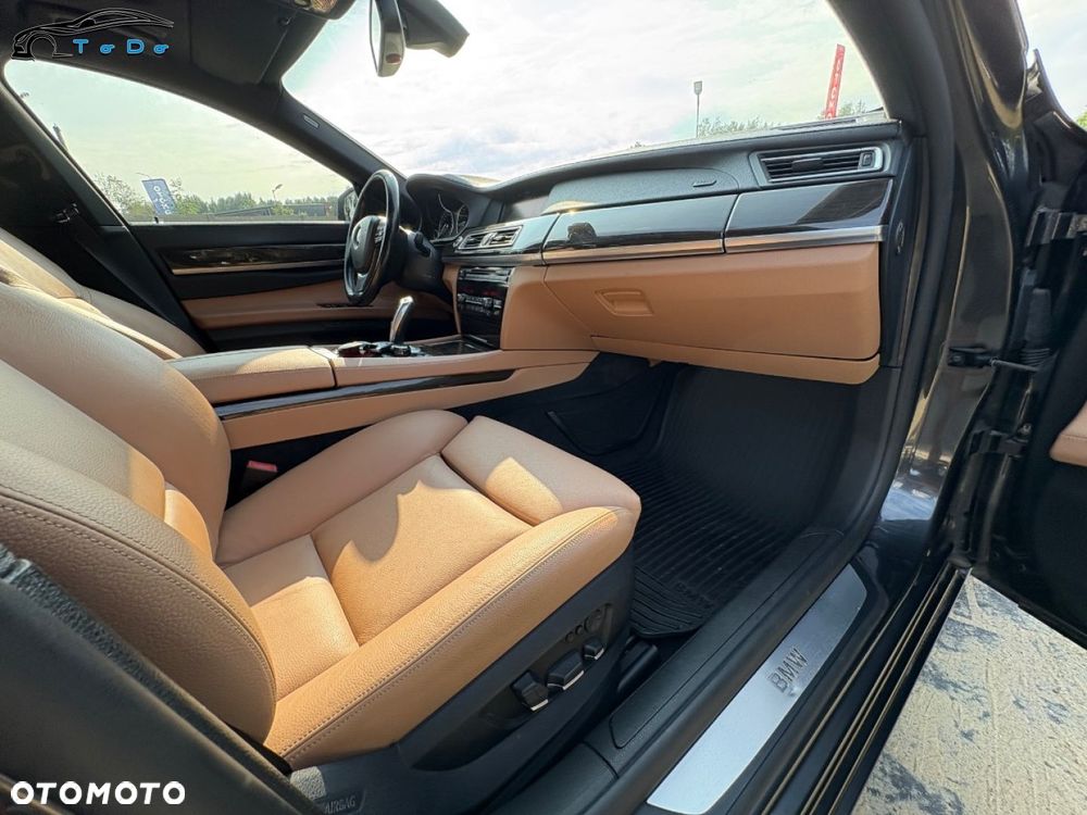 BMW Seria 7 750i L xDrive - 35
