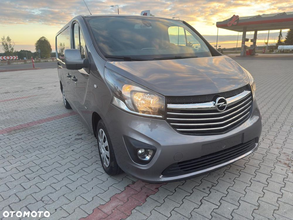 Opel Vivaro - 1