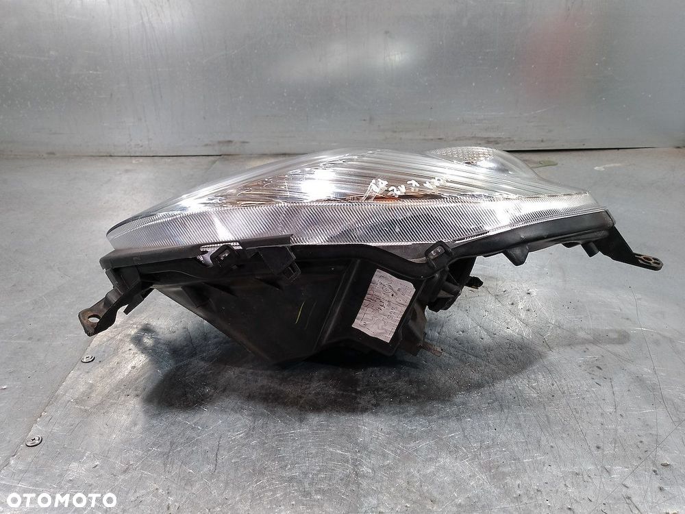 LAMPA PRZÓD PRAWA NISSAN MICRA K12 ( 02-10 ) - 5