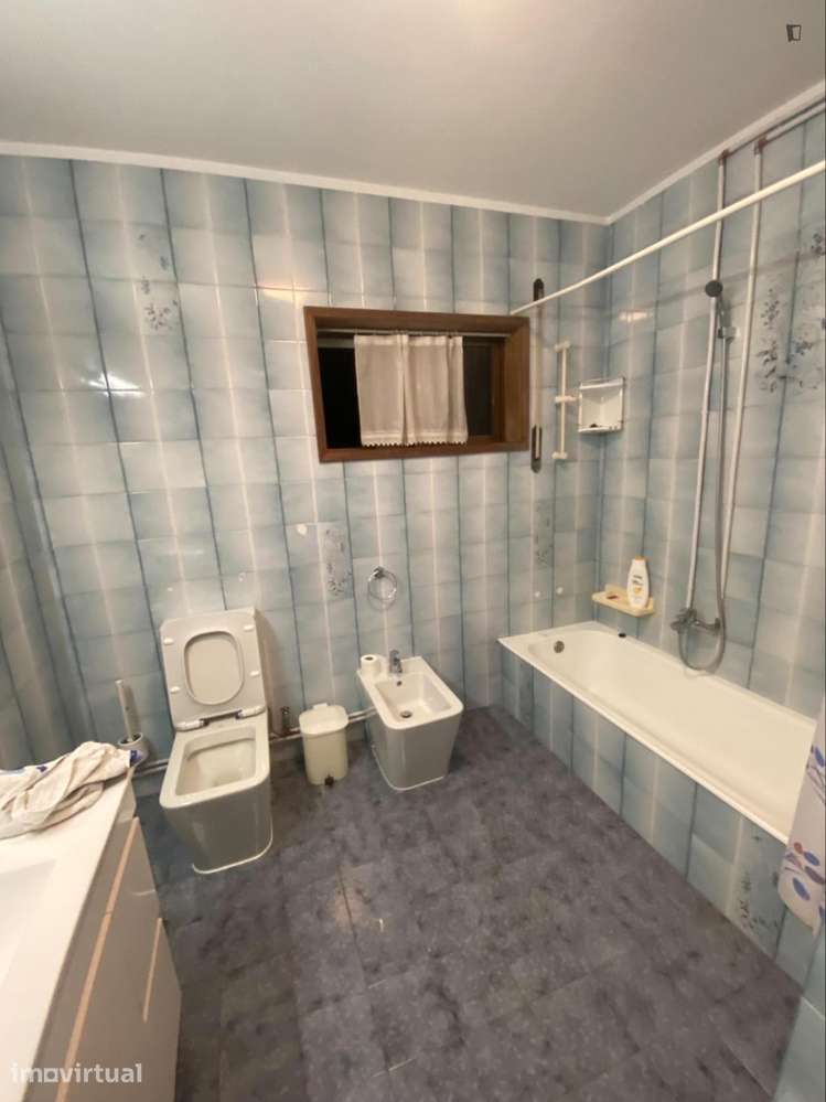Quarto - localizado em Baguim do Monte Porto - Grande imagem: 4/7