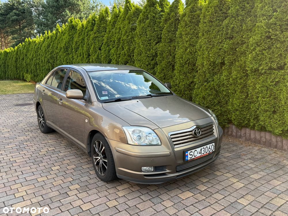 Toyota Avensis - 1