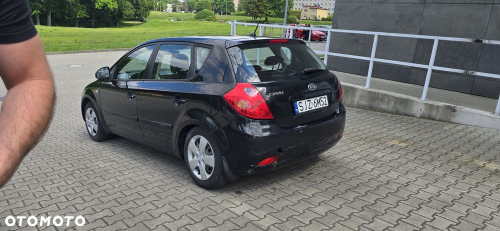 Kia Ceed - 6