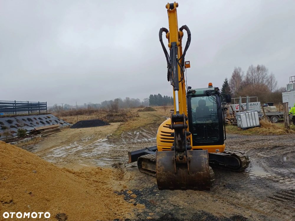 JCB 8085 - 4