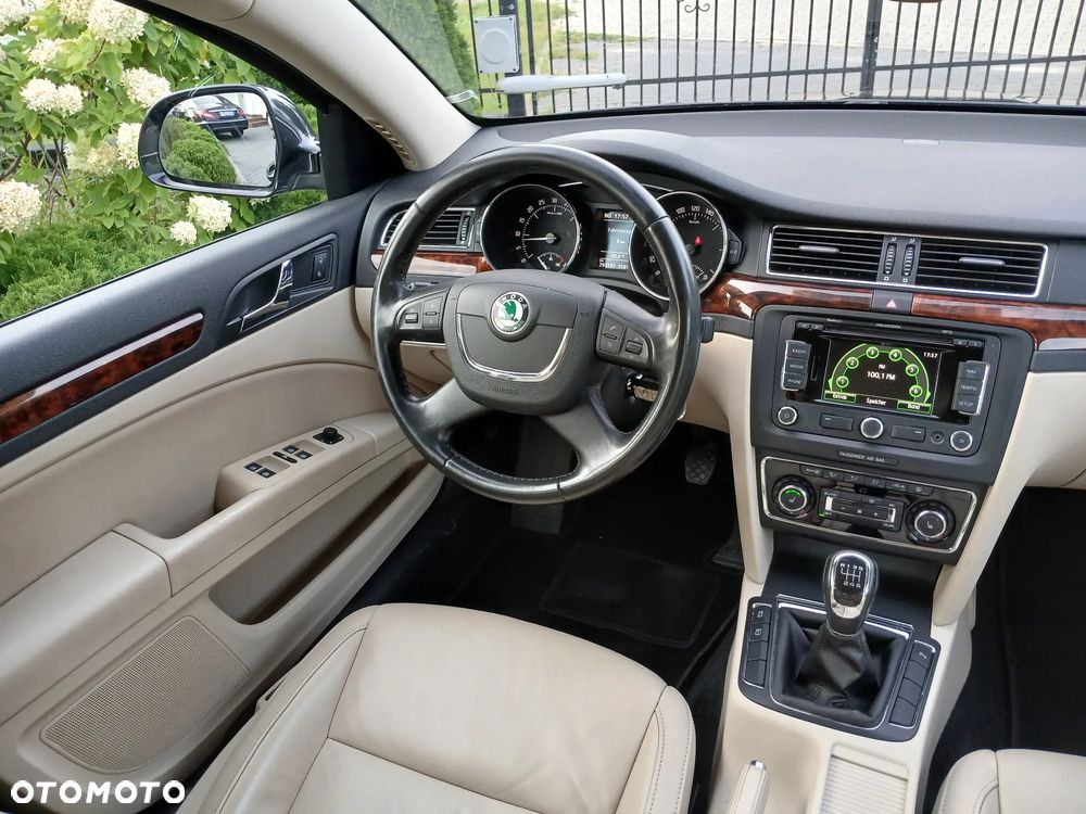 Skoda Superb 2.0 TDI Exclusive - 31