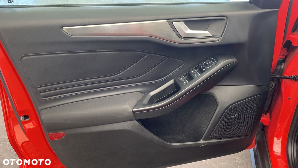 Ford Focus 1.0 EcoBoost mHEV Titanium X - 14