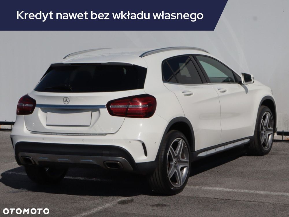 Mercedes-Benz GLA - 7