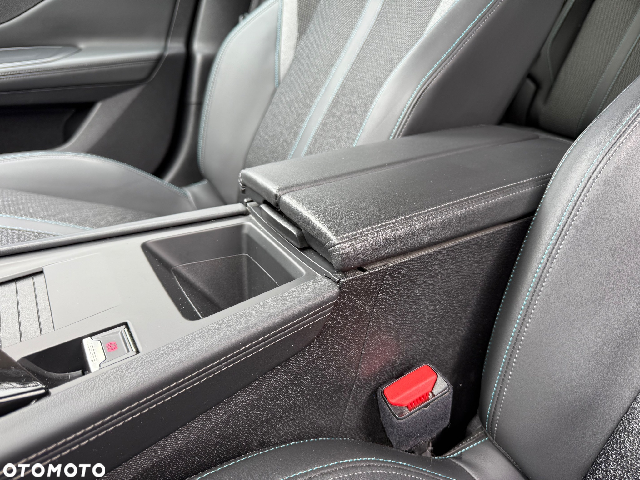 Peugeot 308 1.6 Hybrid PHEV GT Pack EAT8 - 18