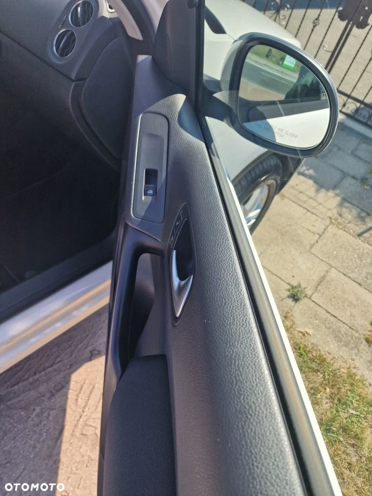 Volkswagen Tiguan - 8