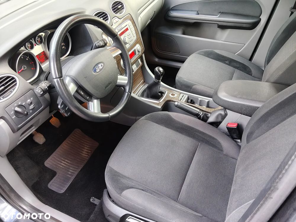 Ford Focus 1.6 16V Ghia - 3